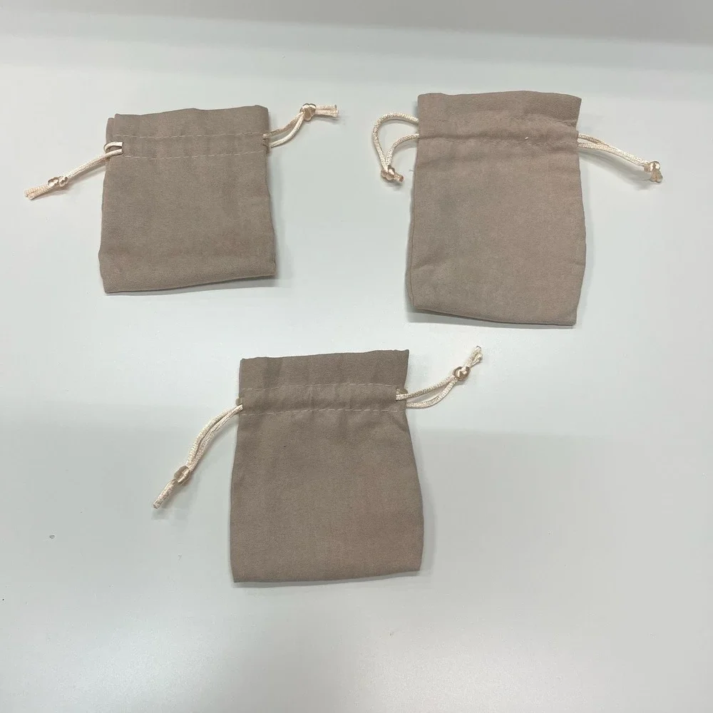 Uncommon James gifting material scratches
